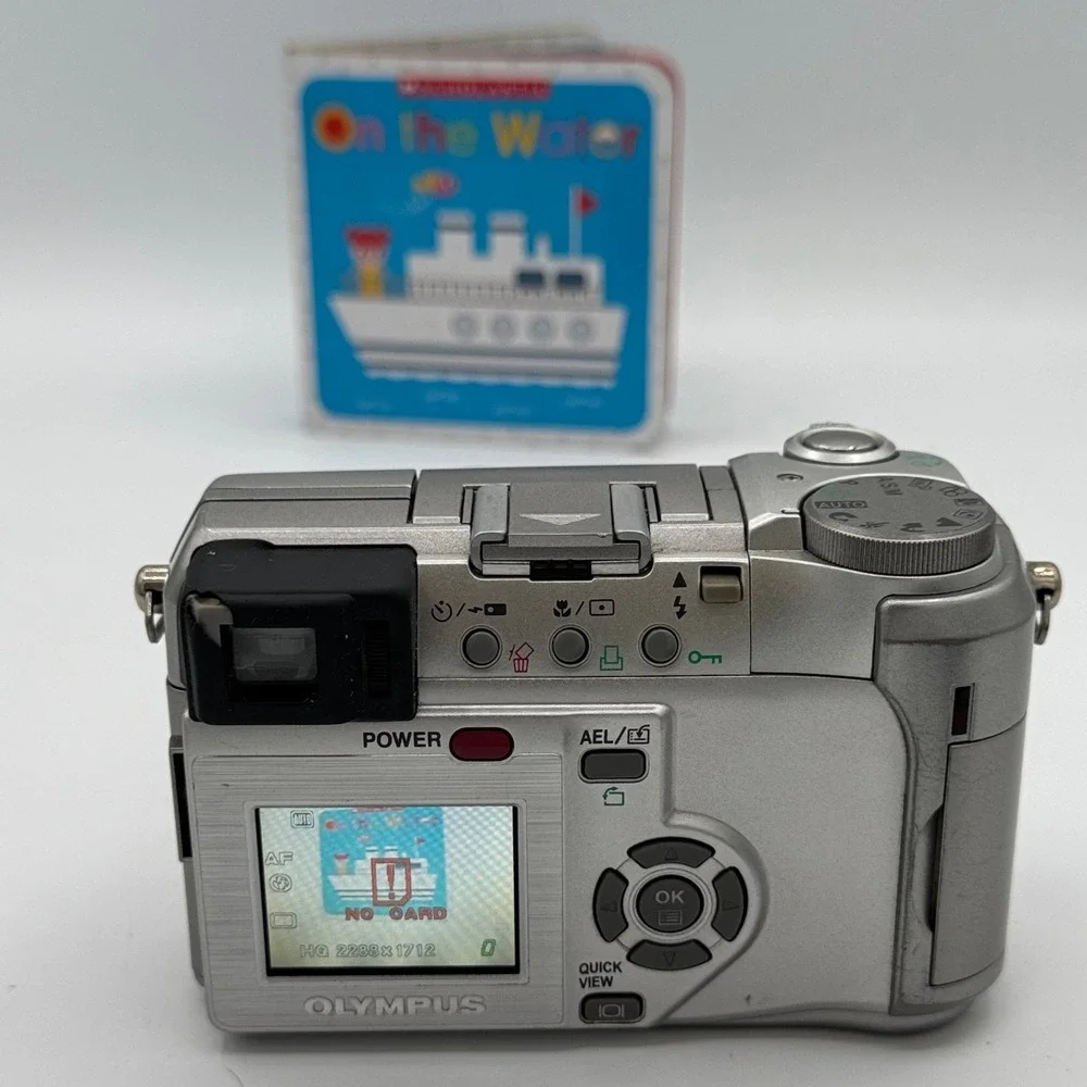 Olympus Camedia C-750 Ultra Zoom 4.0MP Digital Camera 10x Optical Zoom Silver